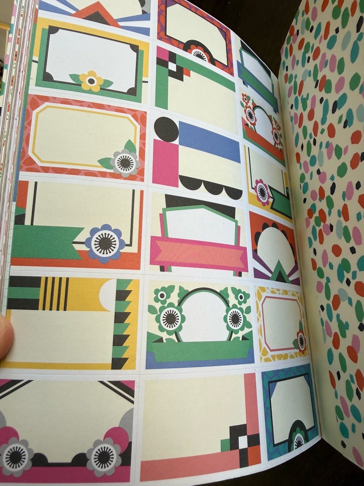 All You Need Is Paper : 230 Detachable Pages of the Cutest Patterns, Cards RARE
