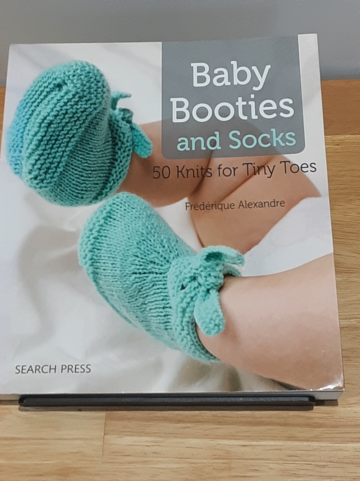 Baby Booties And Socks Frederique Alexandre 50 Knits for Tiny Toes 159 pages