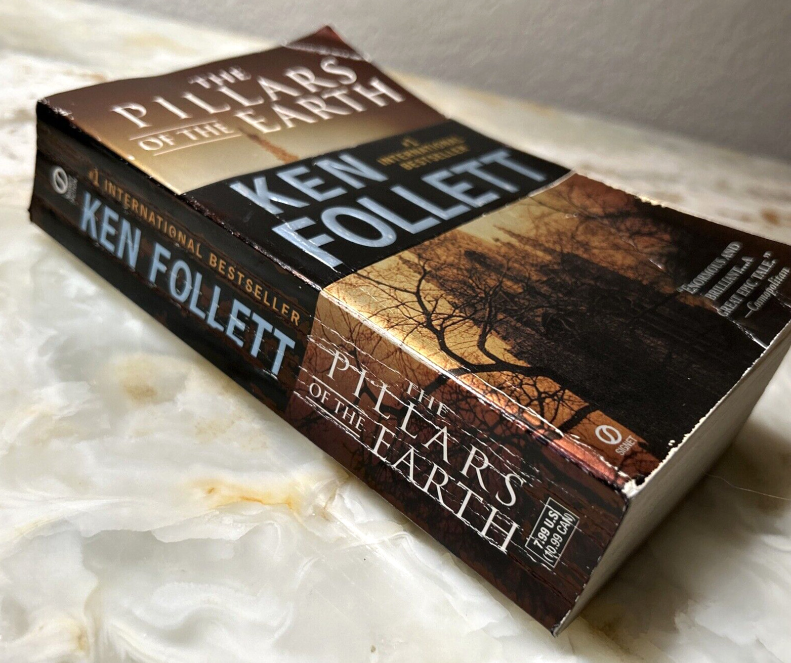 The Pillars Of The Earth by Ken Follett 1990 Kingsbridge Series Paperback