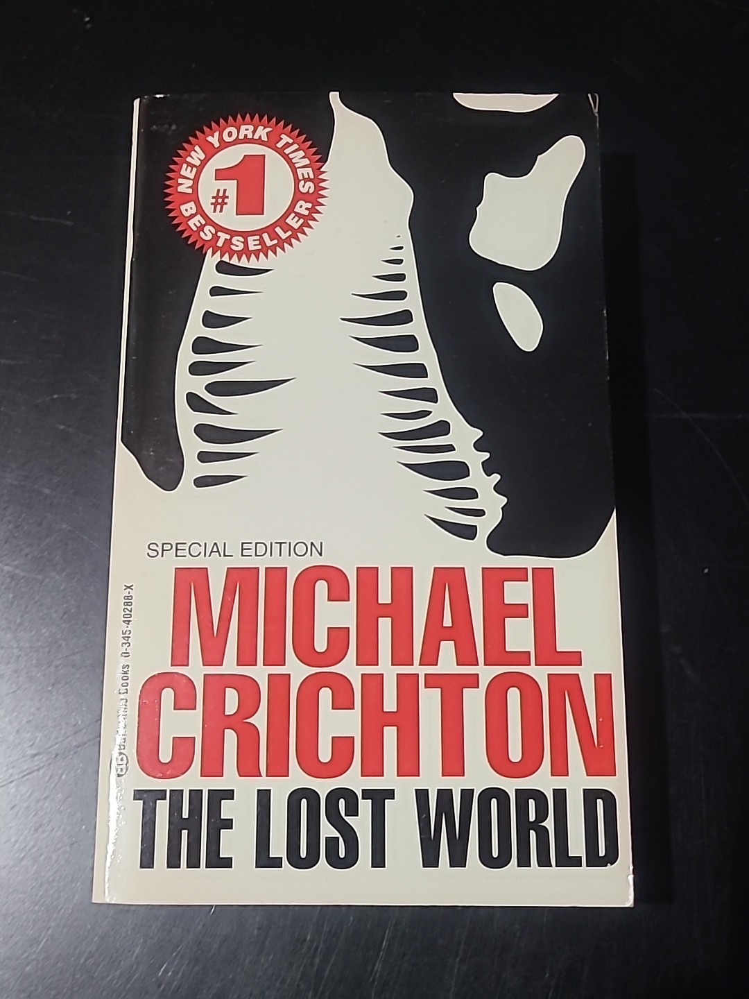 The Lost World by Michael Crichton (1995) * Paperback – RARE – SPECIAL EDITION