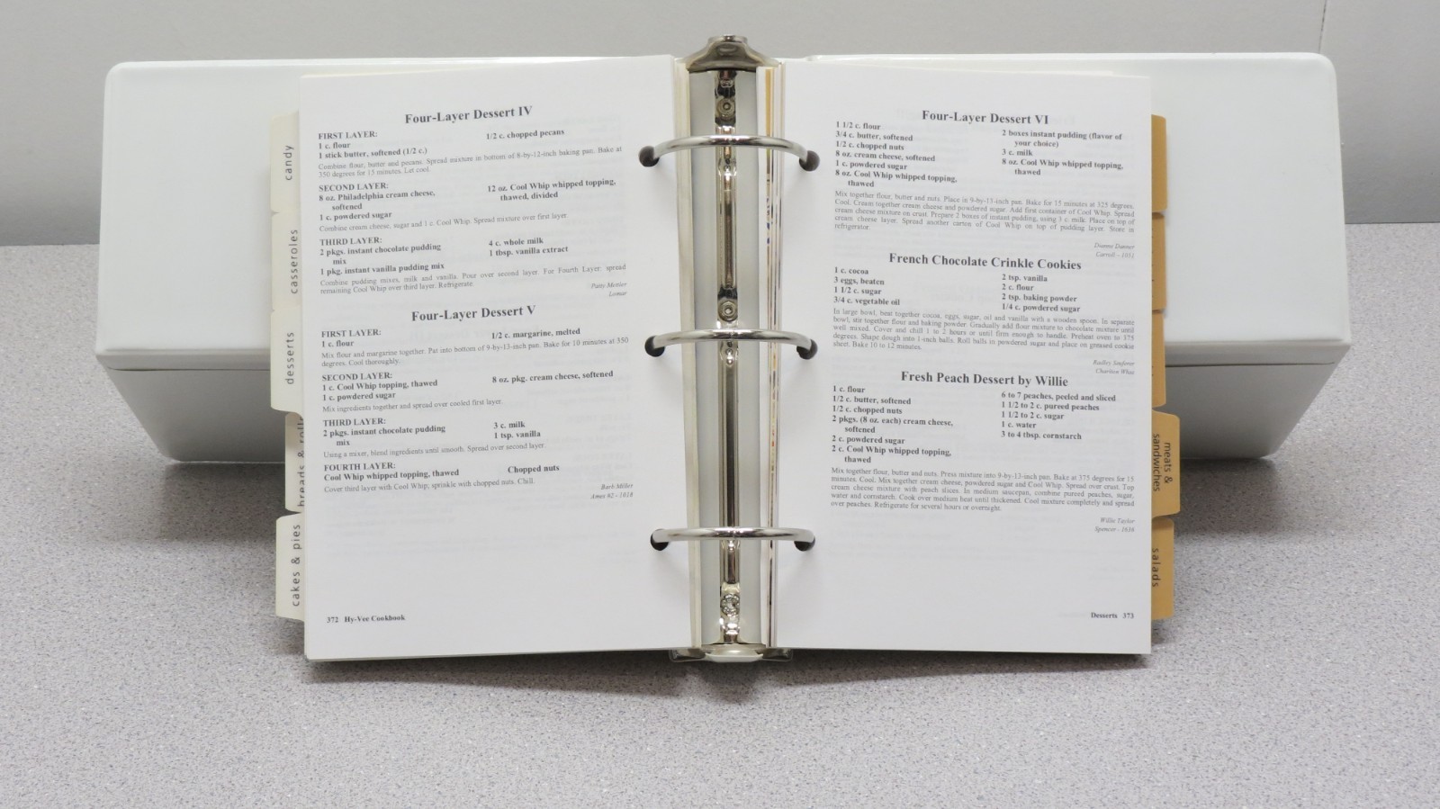 HyVee 75 Anniversary Cookbook – 3 ring binder – 667 pages