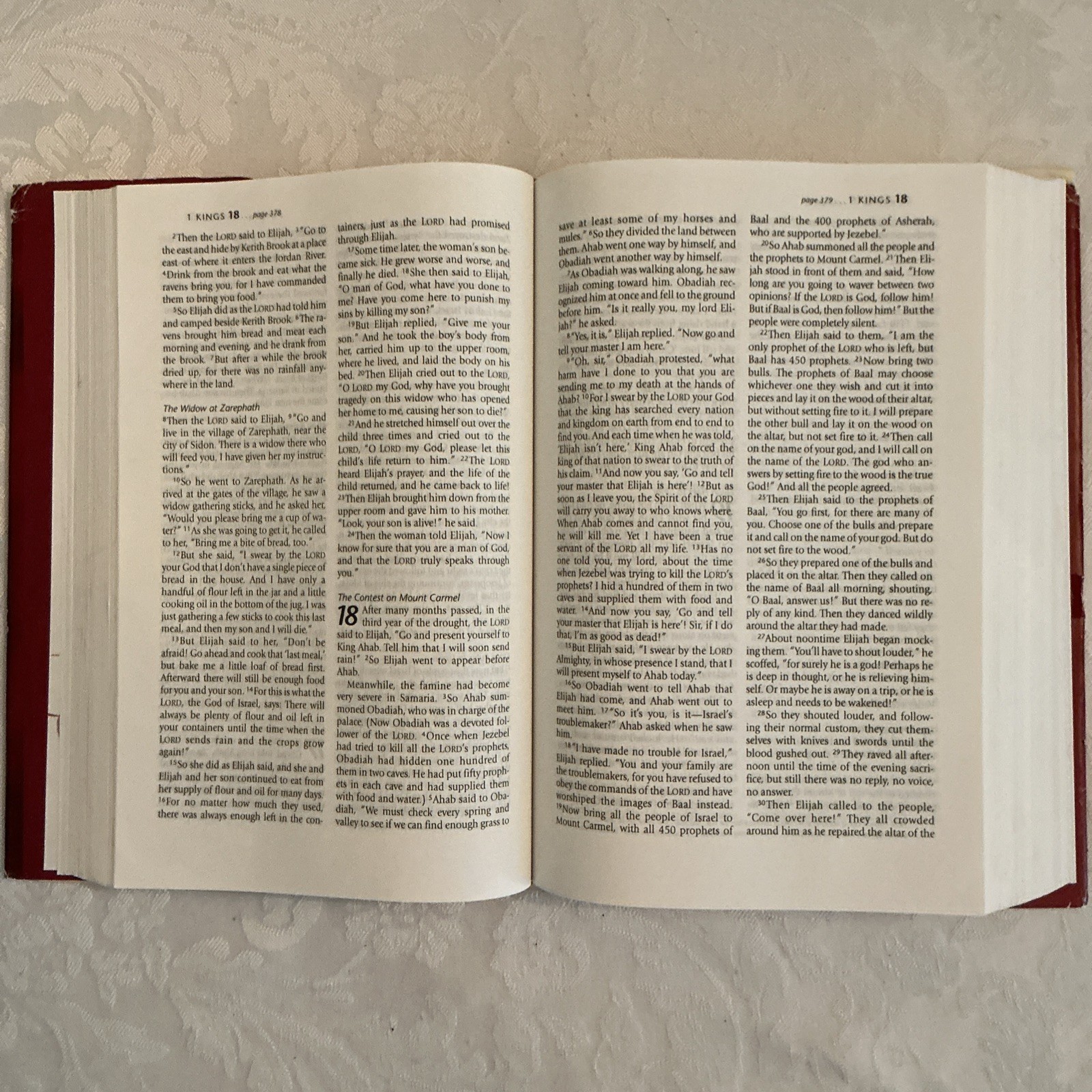 HOLY BIBLE New Living Translation by Tyndale House Publishers Inc Hardcover