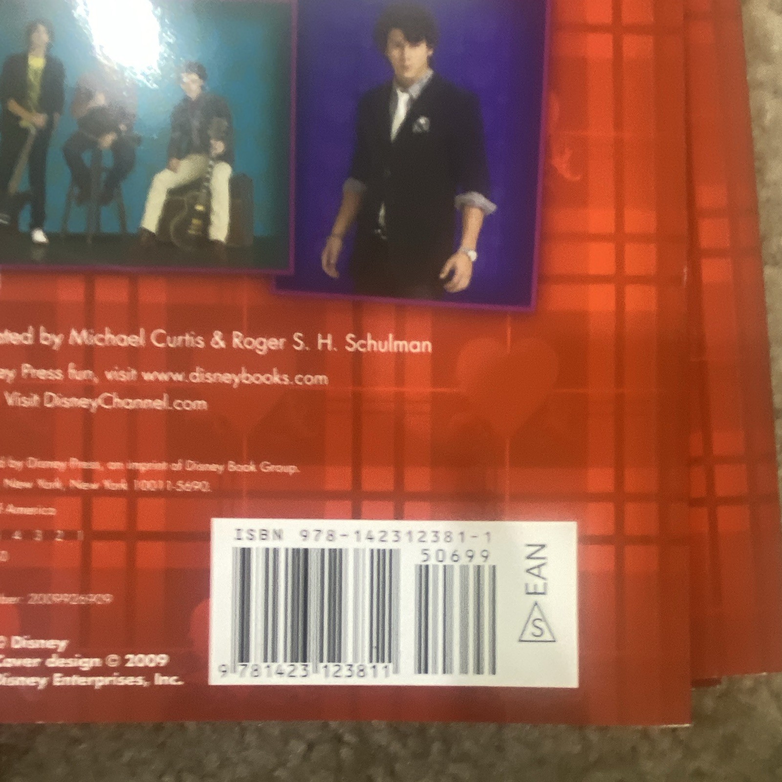 Disney Press JONAS 4Ever Yours: A Book of Rockin’ Valentines PB 2009