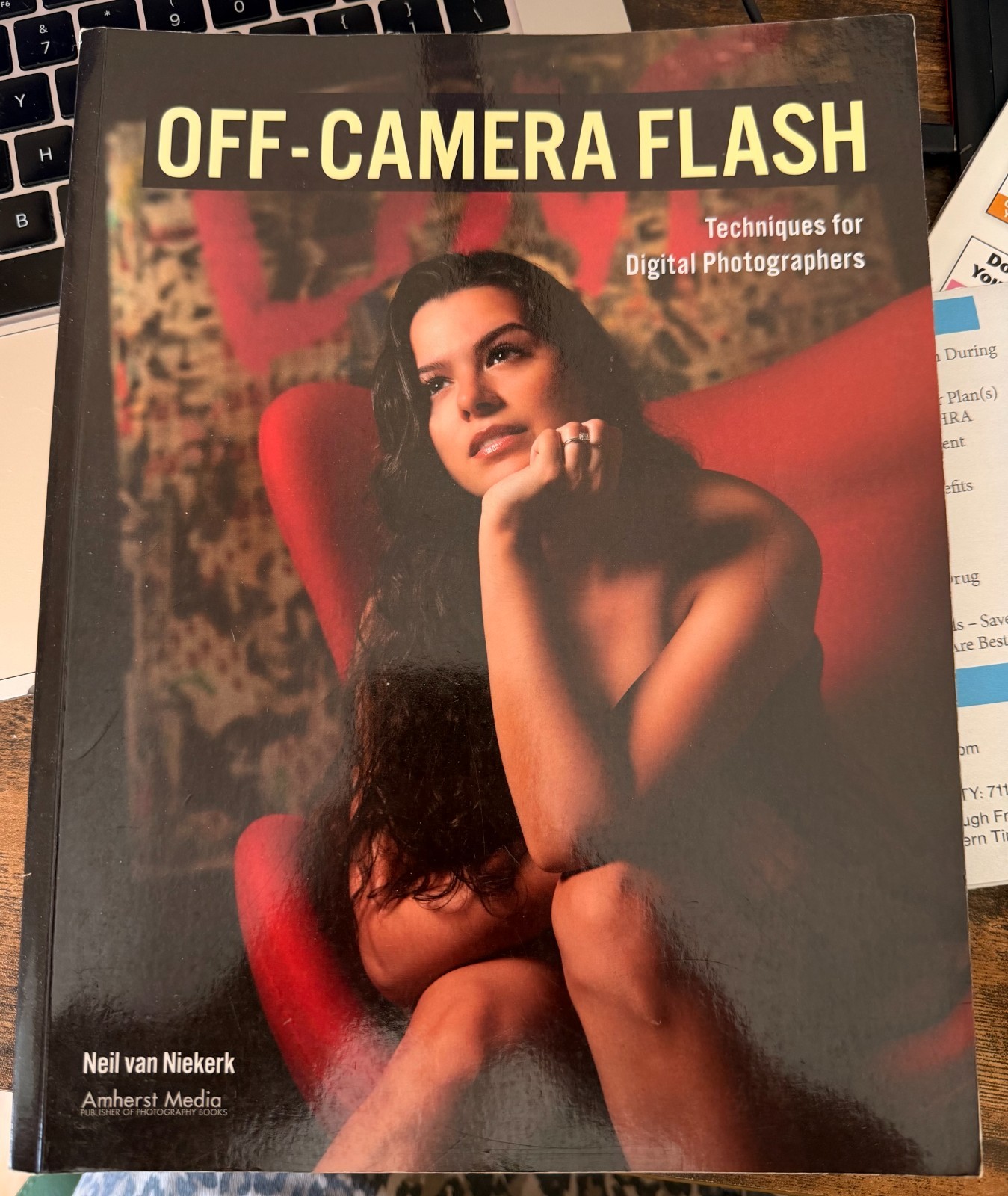 Off-Camera Flash: Techniques for Digital Photographers — Neil van Niekerk