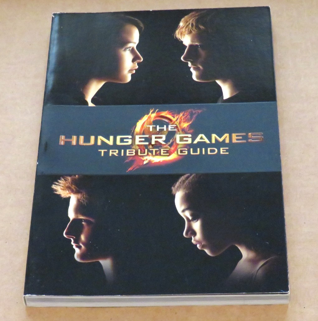 The Hunger Games Tribute Guide – Seife, Emily Paperback Excellent Condition