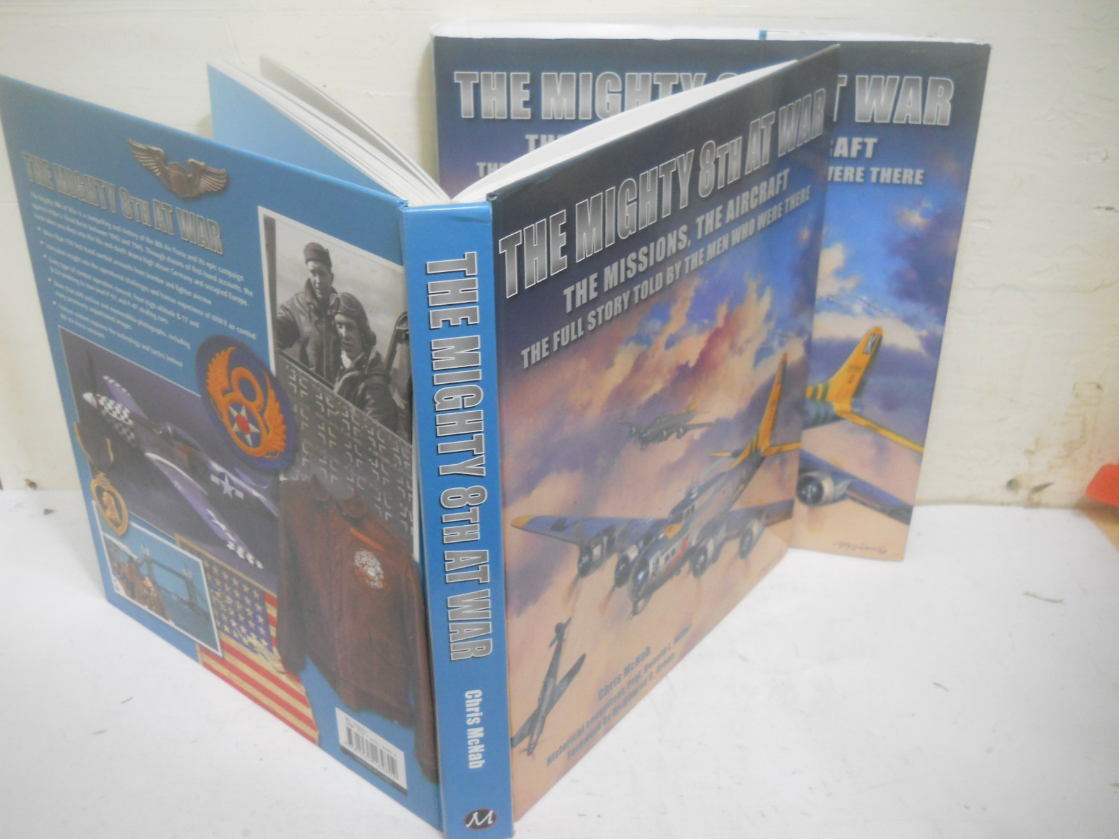 The Mighty 8th at War/ Chris McNab~ Oversize HCDJ~ Ships Boxed