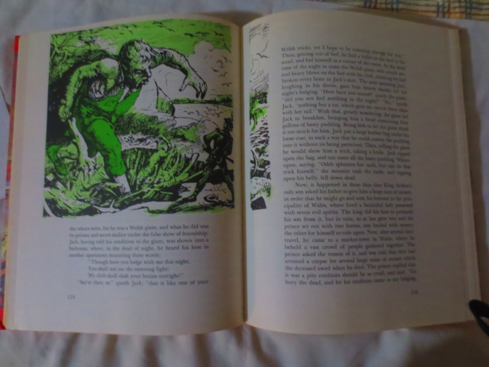 BEST LOVED FAIRY TALES PARENTS’ MAGAZINE Hardback 260 PAGES 1974