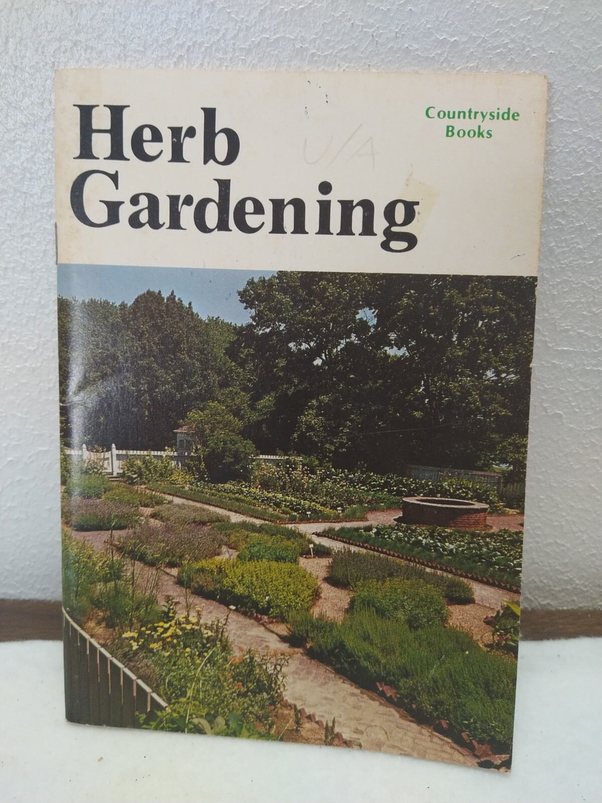 Herb Gardening Countryside Books 1976 Booklet