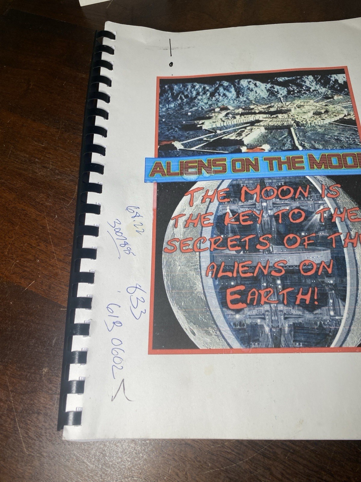 Aliens on the Moon: Blue Planet Project #17 (Softcover, 2017) by Gil Carlson