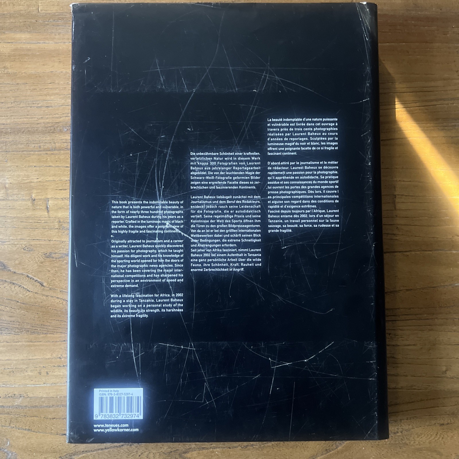 THE FAMILY ALBUM OF WILD AFRICA By Laurent Baheux – Hardcover teNeues DAMAGED