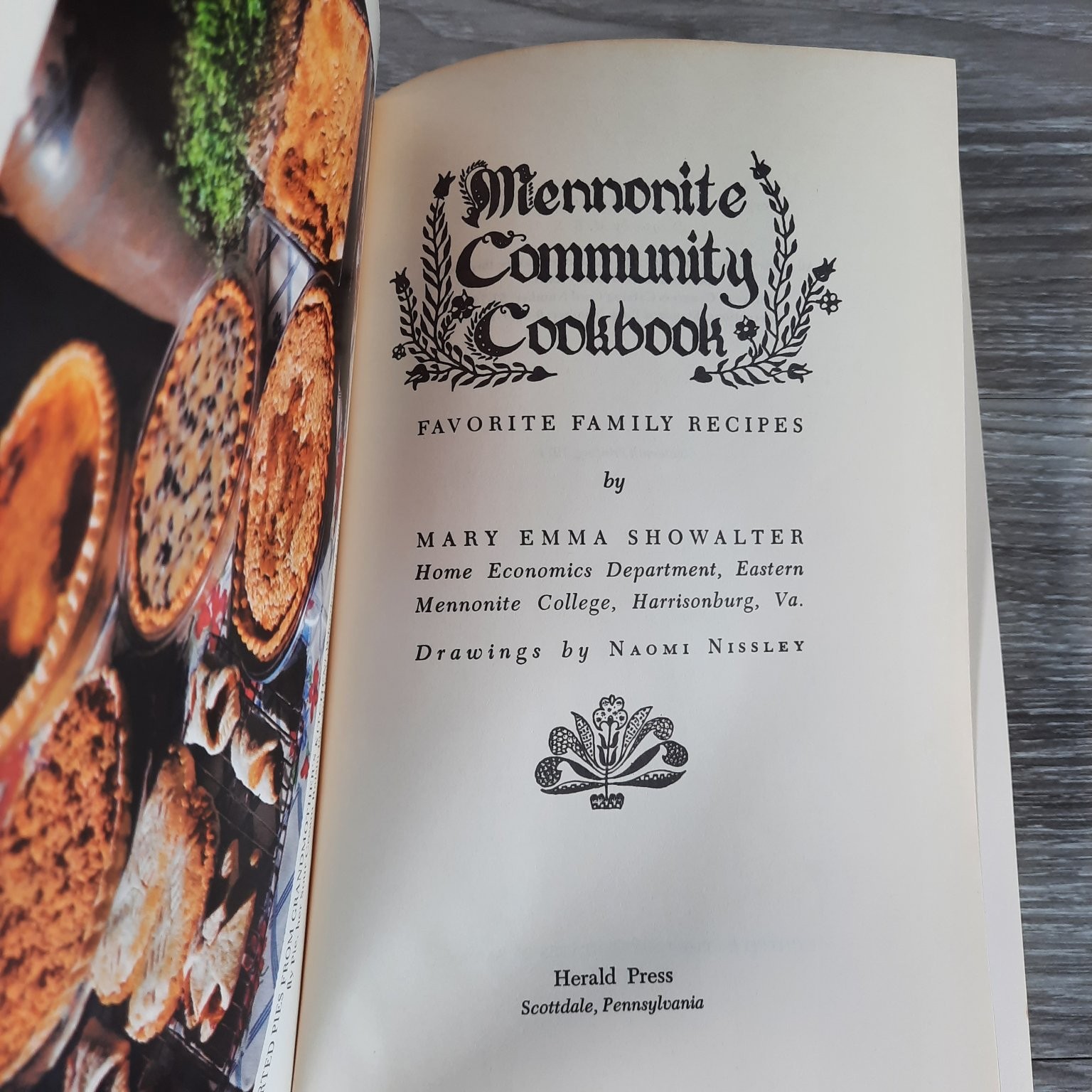 Mennonite Community Cookbook Showalter 1974 18th Printing Herald Press Recipes