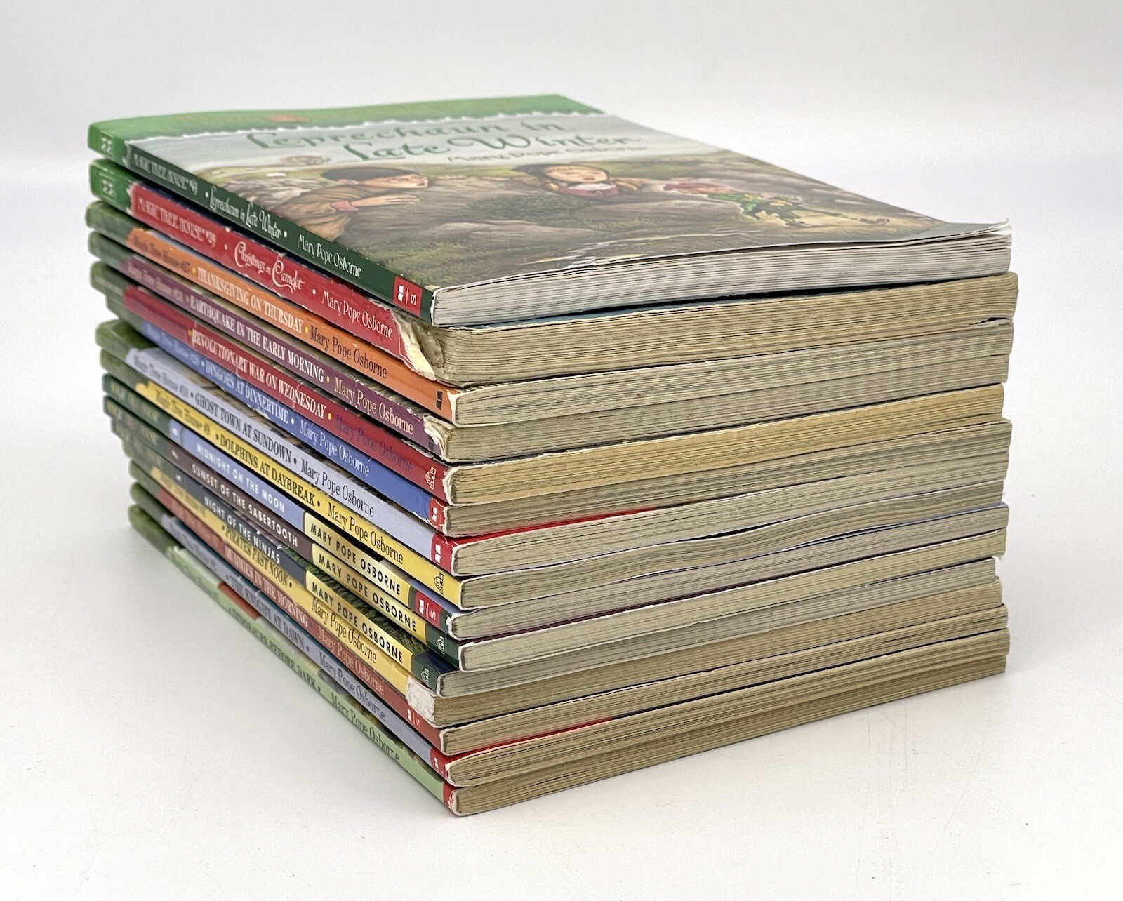 Lot 15 Magic Tree House Merlin Missions 1-5, 7-10, 20, 22, 24, 27, 29, 43 PB