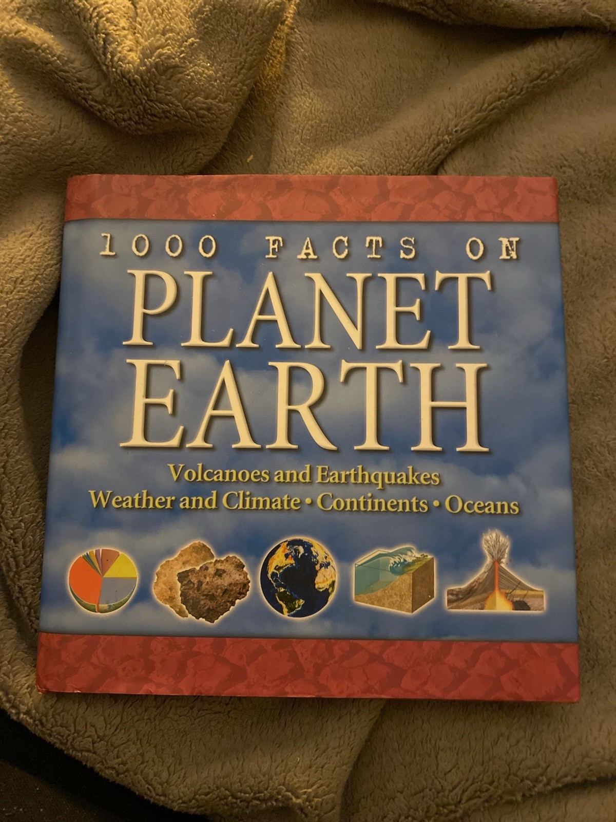 1000 Facts on Planet Earth Hardcover John Farndon