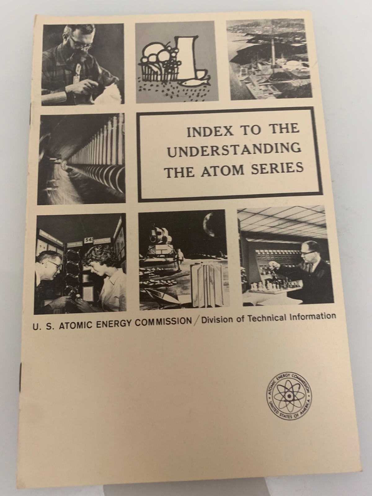 Lot of 10 US Atomic Energy Commission Booklets + Index + Publication List VG