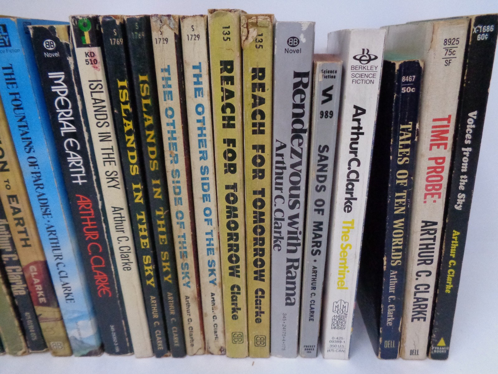 Lot of 25 Arthur C. Clarke sci‑fi paperbacks: Childhood’s End, Rendezvous with..