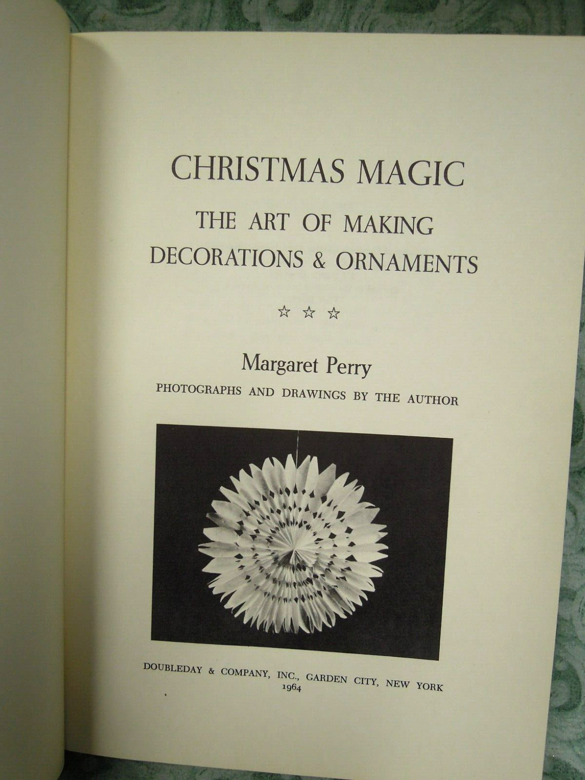 LC-2121 Craft Book: “CHRISTMAS MAGIC” by Margaret Perry; 191 pages