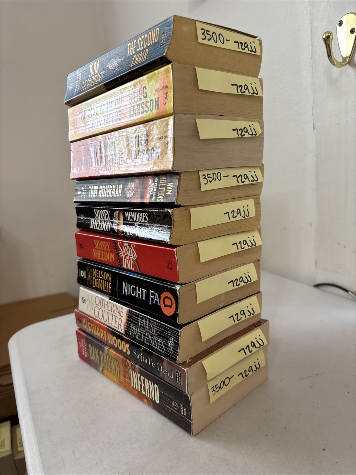 Lot of 10 – Mystery and Thrillers – Mixed Authors – FREE SHIPPING