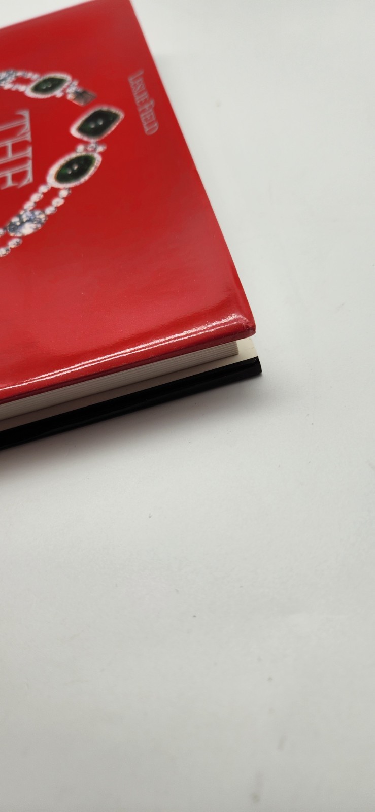 The Queen’s Jewels by Leslie Field 1987 Hardcover Elizabeth II England Royalty
