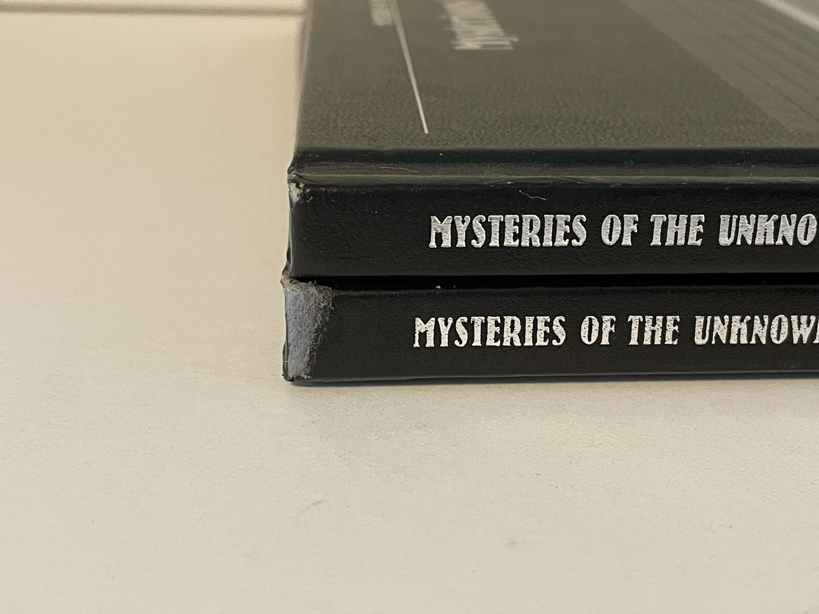 Mysteries of the Unknown : The UFO Phenomenon + Mysterious Creatures Time Books