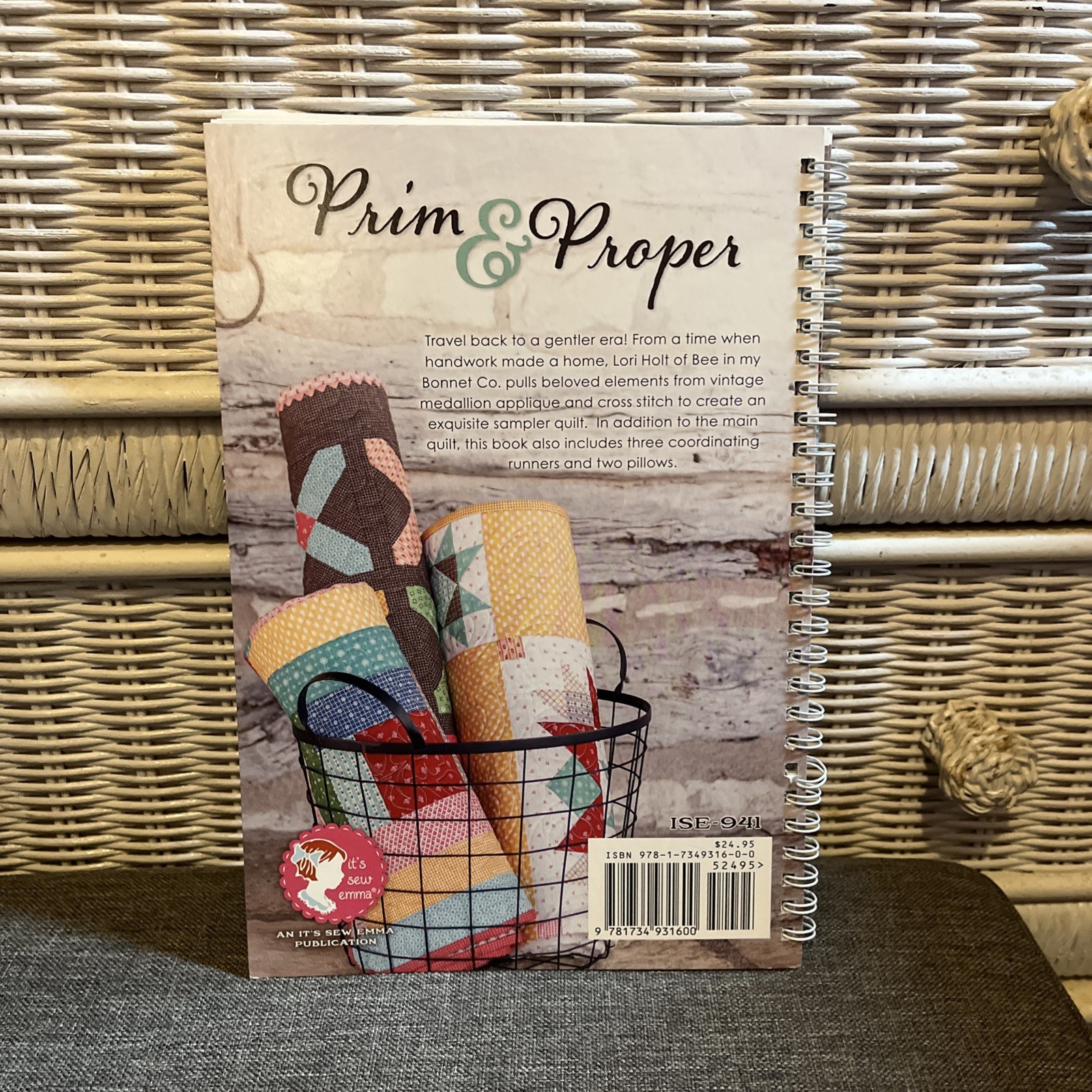 Prim & Proper quilt book Lori Holt Instructions for 1 quilt 3 runners 2 pillows