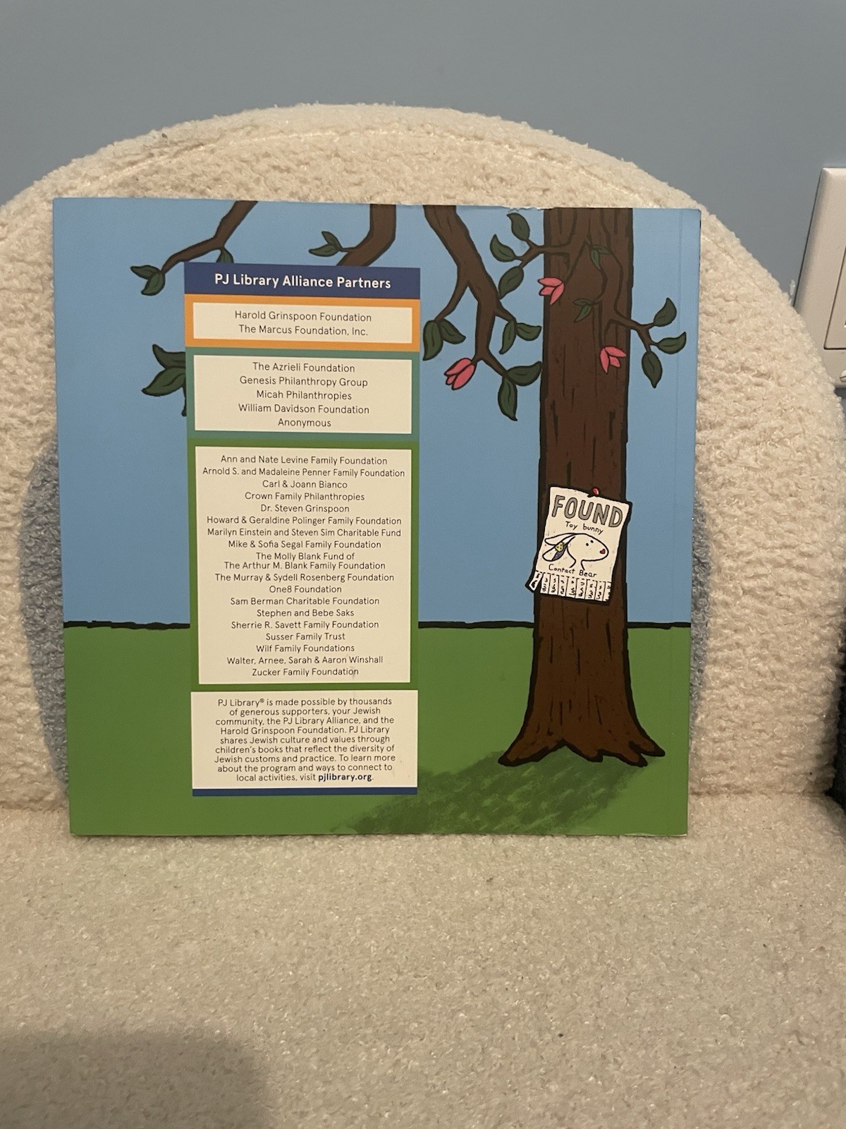 Found by Salina Yoon Bloomsbury PJ Library Picture kids Book Bears Friendship