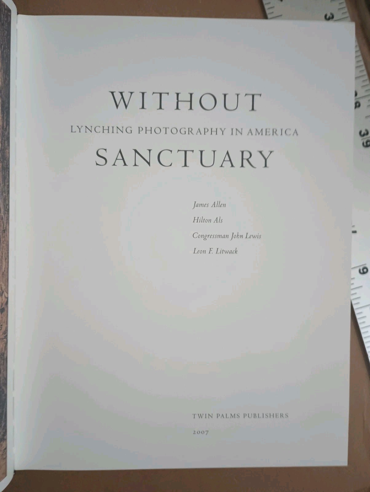 Without Sanctuary: Lynching Photography in America – Hardcover – VERY GOOD(2007)