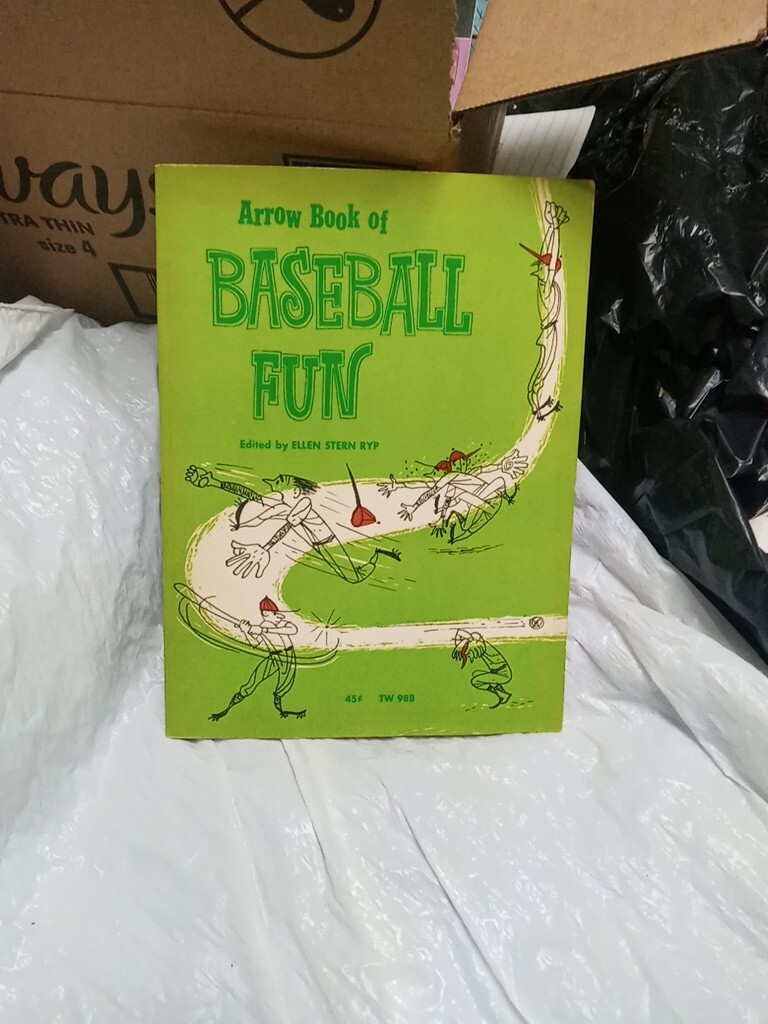 5 Vintage 1970’s Kids Sports Books Lot – NFL, MLB, Hank Aaron, Ripley’s