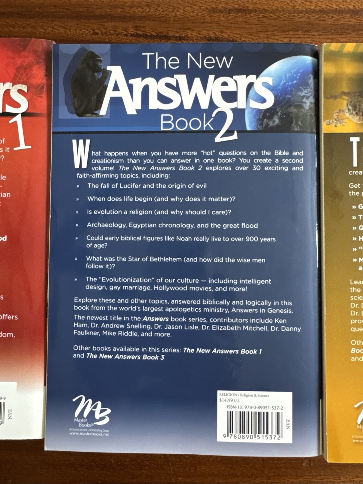 The New Answers Books 1-3: Over 25-35 Questions on Creation/Evolution and the…