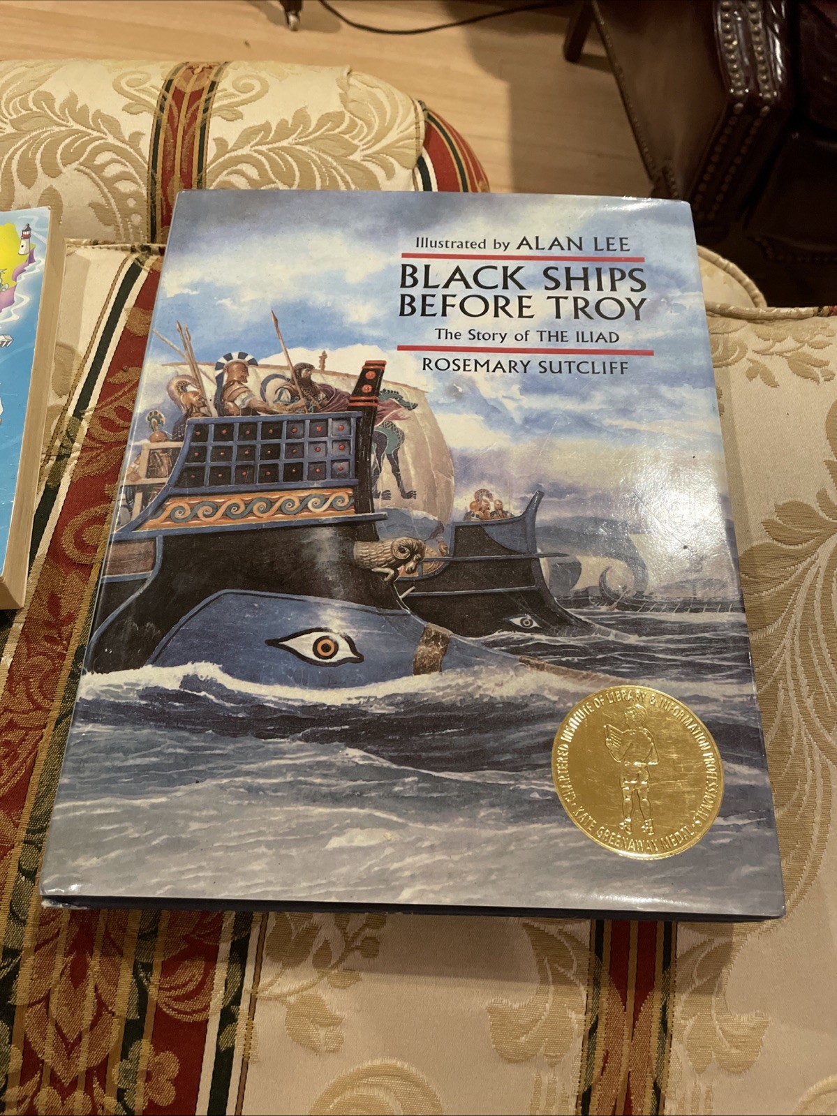 Black Ships Before Troy by Rosemary Sutcliff:VG