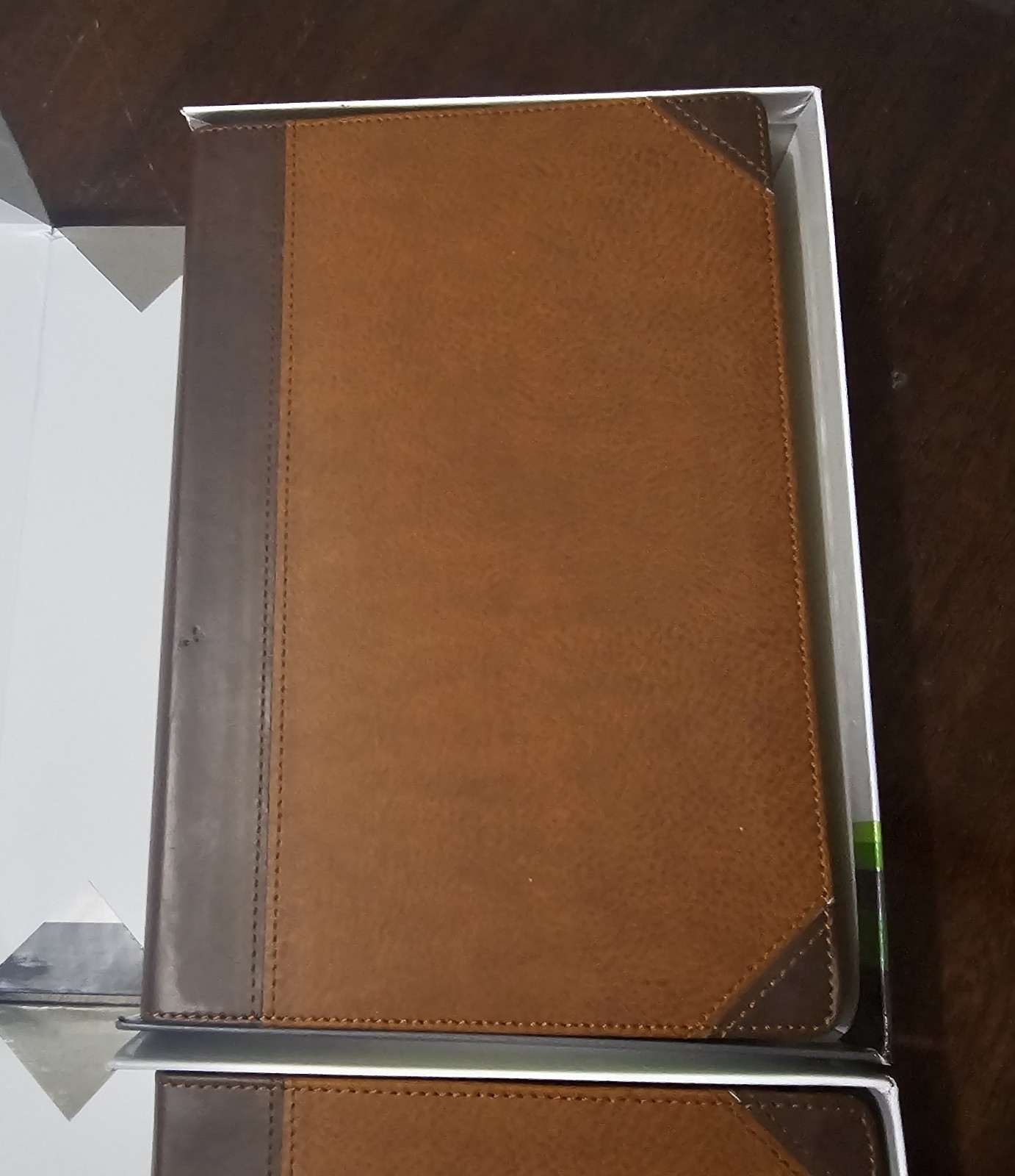 NIV 2011 Study Bible -Chocolate/Caramel – r$79.99- SALE!! SLIGHTLY IMPERFECT