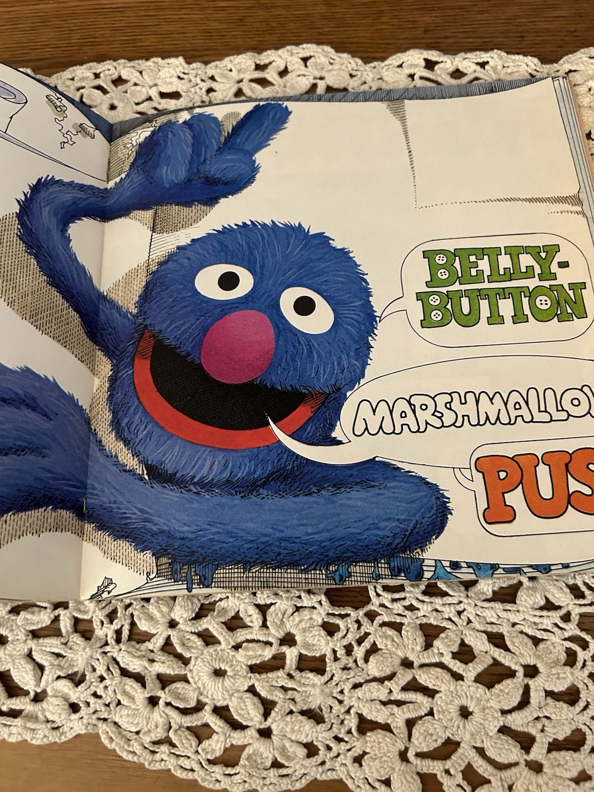 Vintage 1976 CTW Sesame Street Hide & Seek Grover Book Children