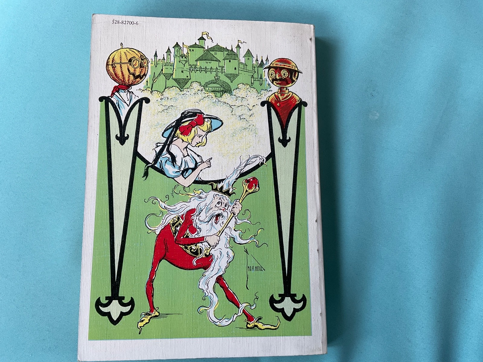 * The Emerald City of Oz by L. Frank Baum Softcover Very Good Condition