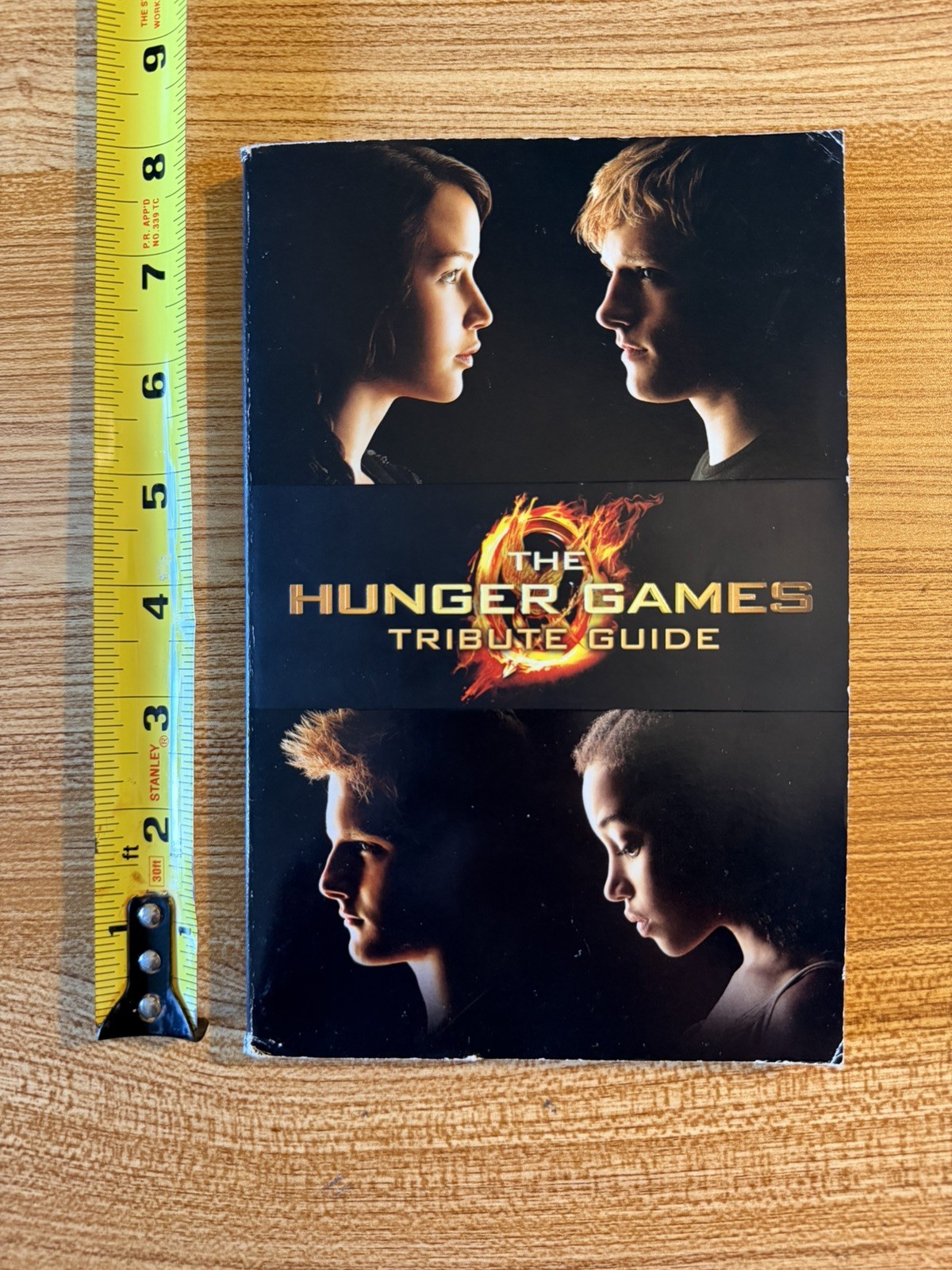 The Hunger Games Tribute Guide 2012 Scholastic Press Paperback