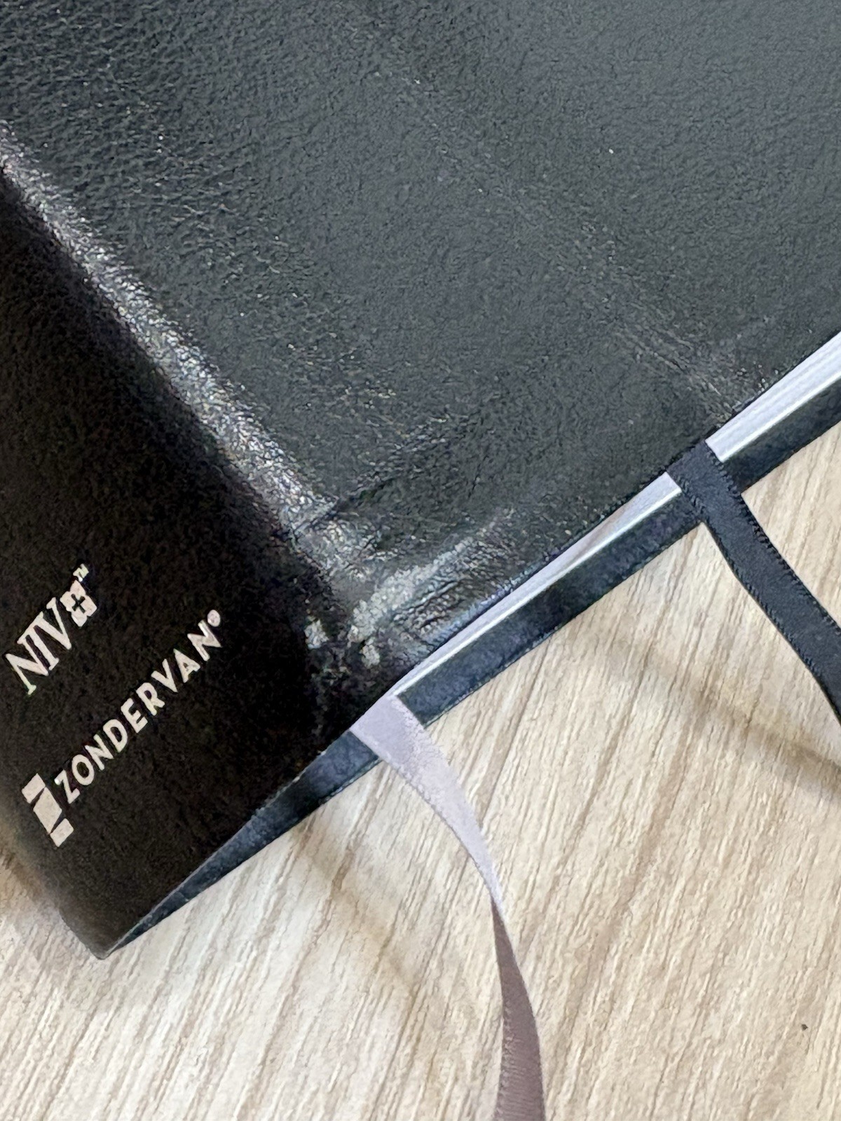 NIV New International Version Study Bible Black Leather Zondervan 2020