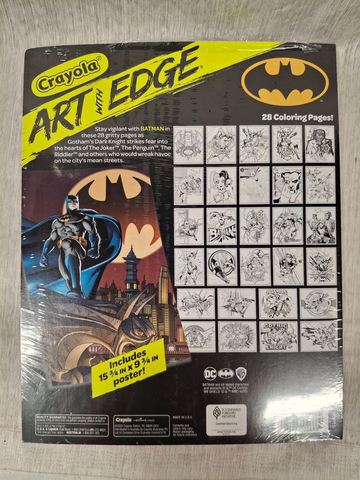 Crayola- Art With Edge -Batman Coloring Book- 28 Pages + Poster- New Sealed!