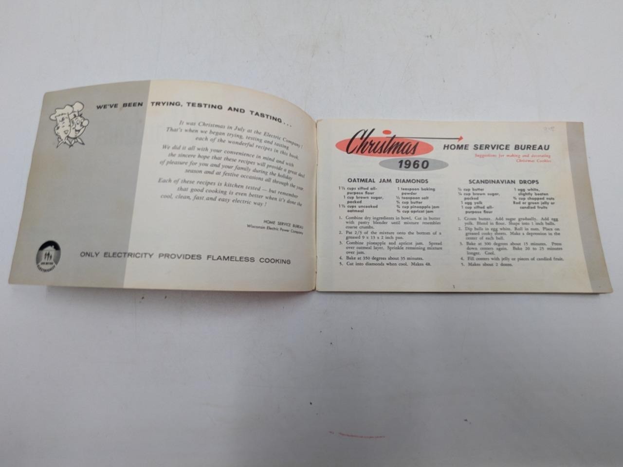 1960 WE Energies Cookie Book Wisconsin Electric Christmas Cooky Recipe Book A