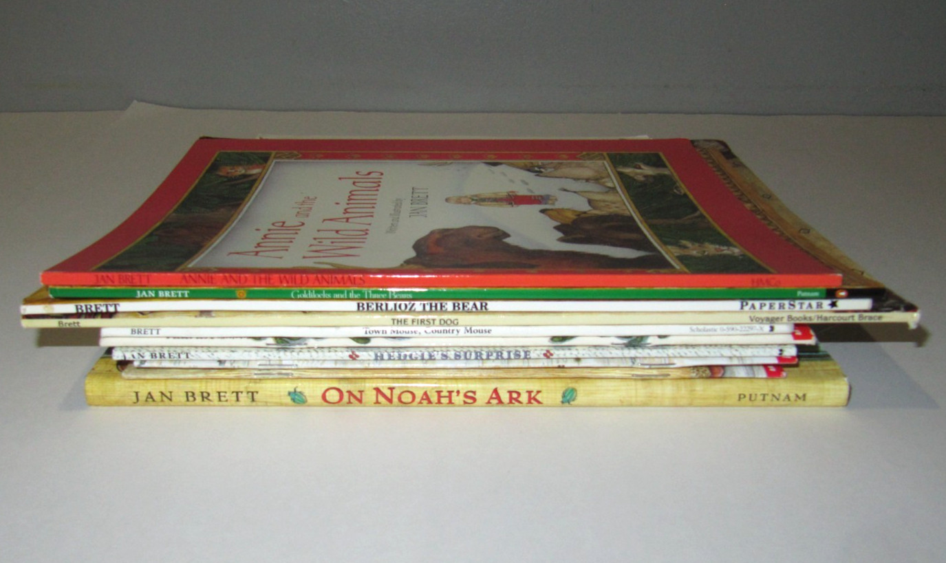 Lot of 10 children’s picture books by Jan Brett TPB/HB Mitten Hat Noah’s Ark…