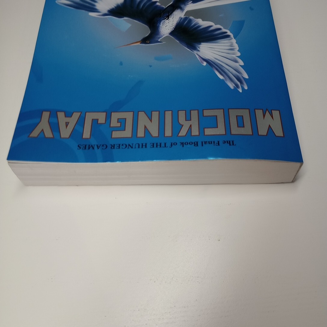 MOCKINGJAY by Suzanne Collins Hunger Games The Final Book of The Hunger Games