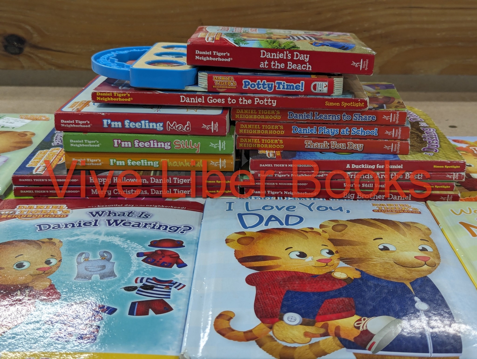 Lot of 10 Daniel Tiger Board Books Lot Random – Children/Kids/Toddlers/Babies