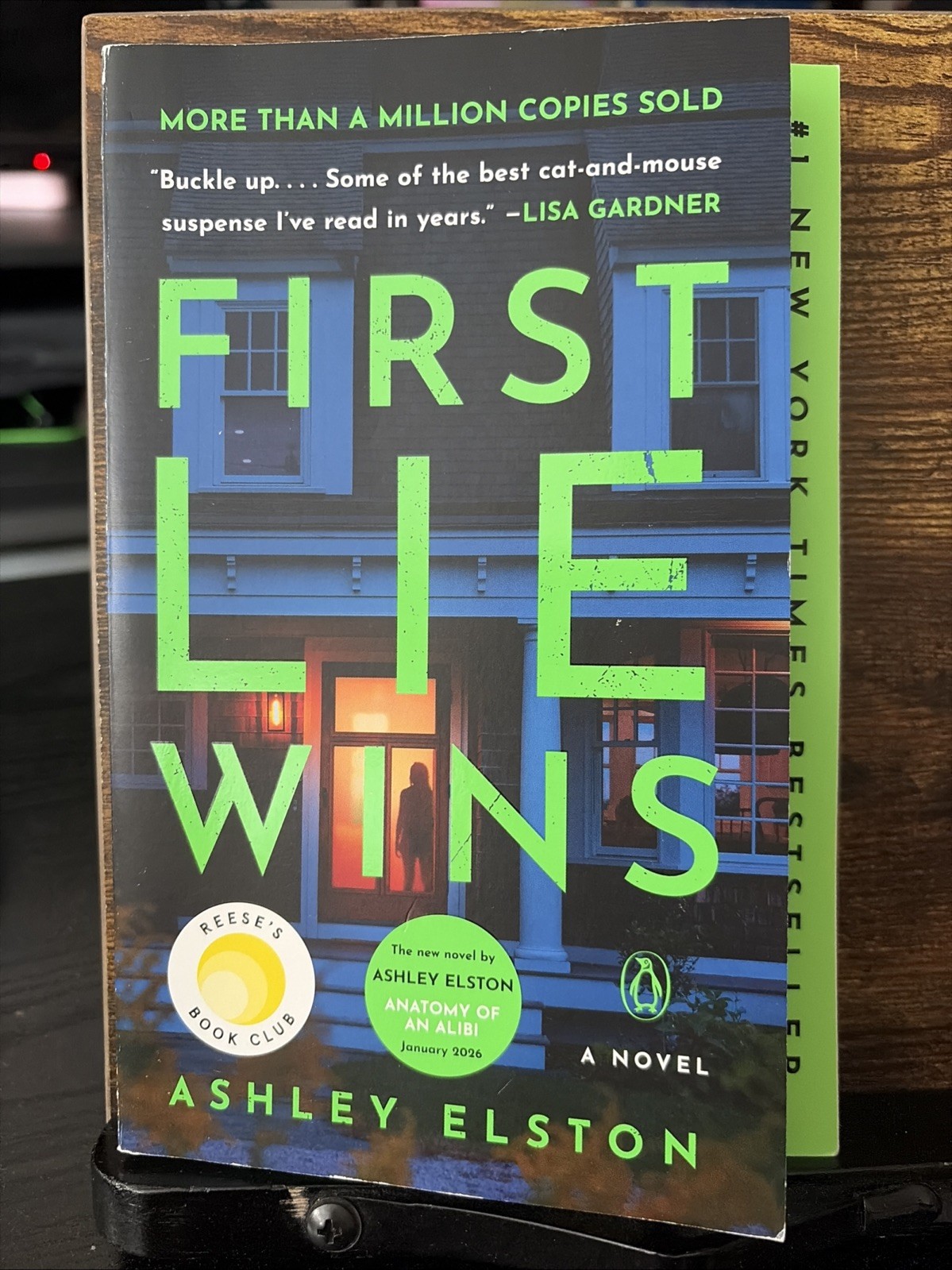 First Lie Wins: Book Novel Ashley Elston Paperback
