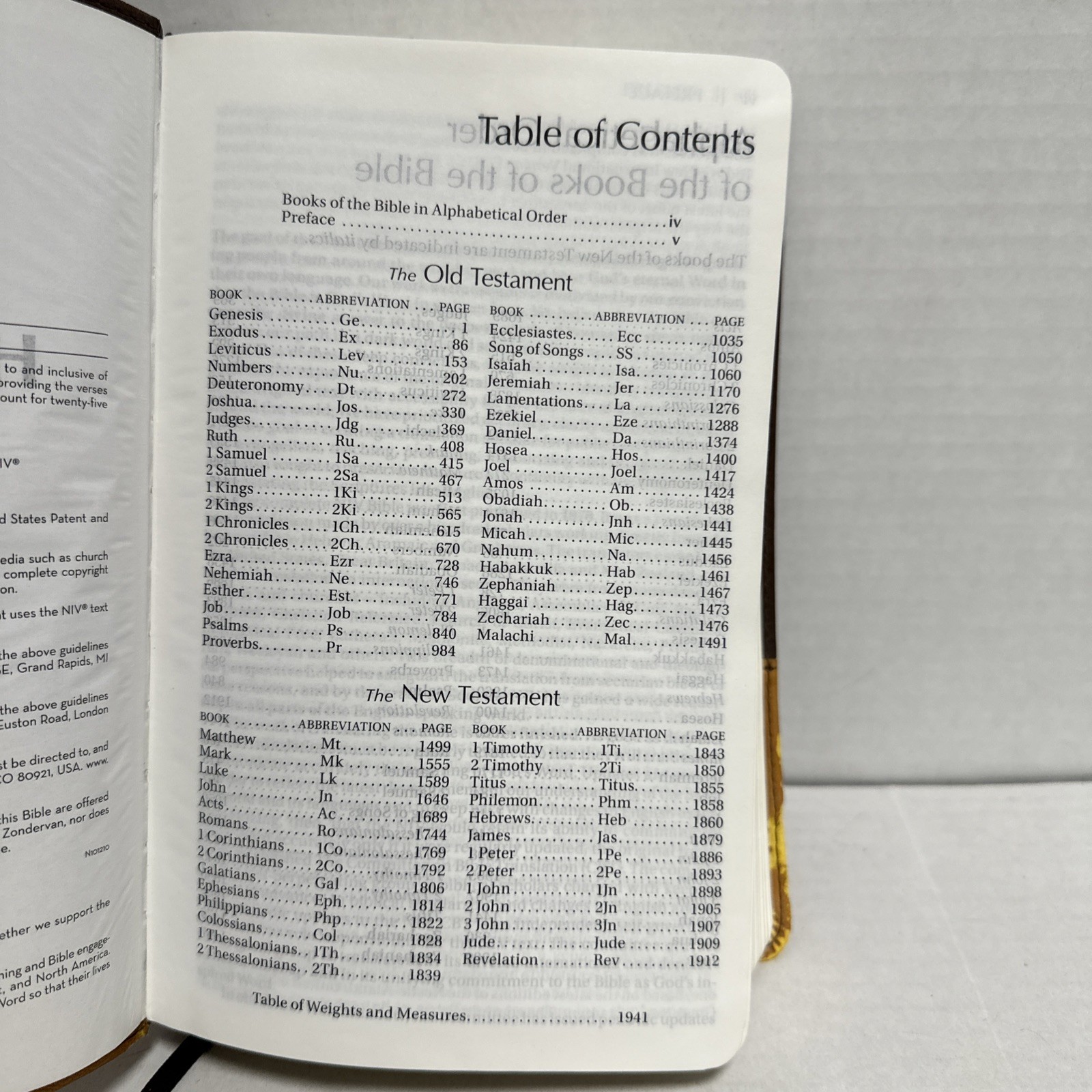 2011 NIV New International Version Pew Bible Large Print Zondervan Yellow Brown