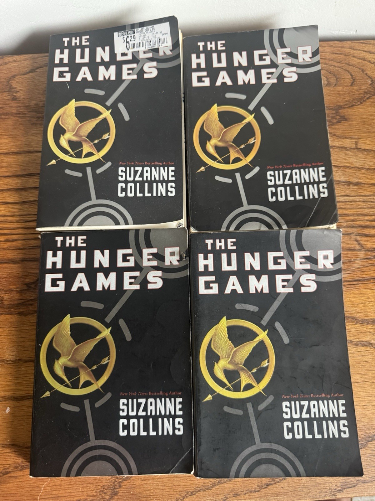 Lot of 4 The Hunger Games Class Set Suzanne Collins Paperback Books Class Set