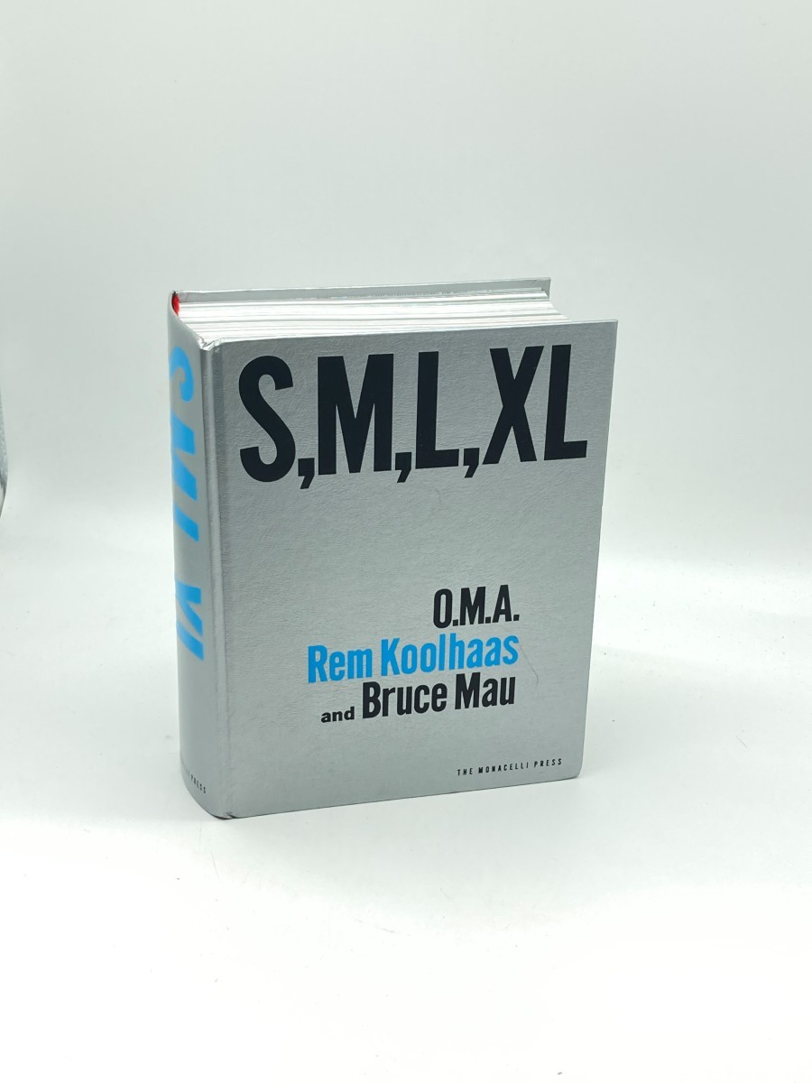 S M L XL – O. M. A.