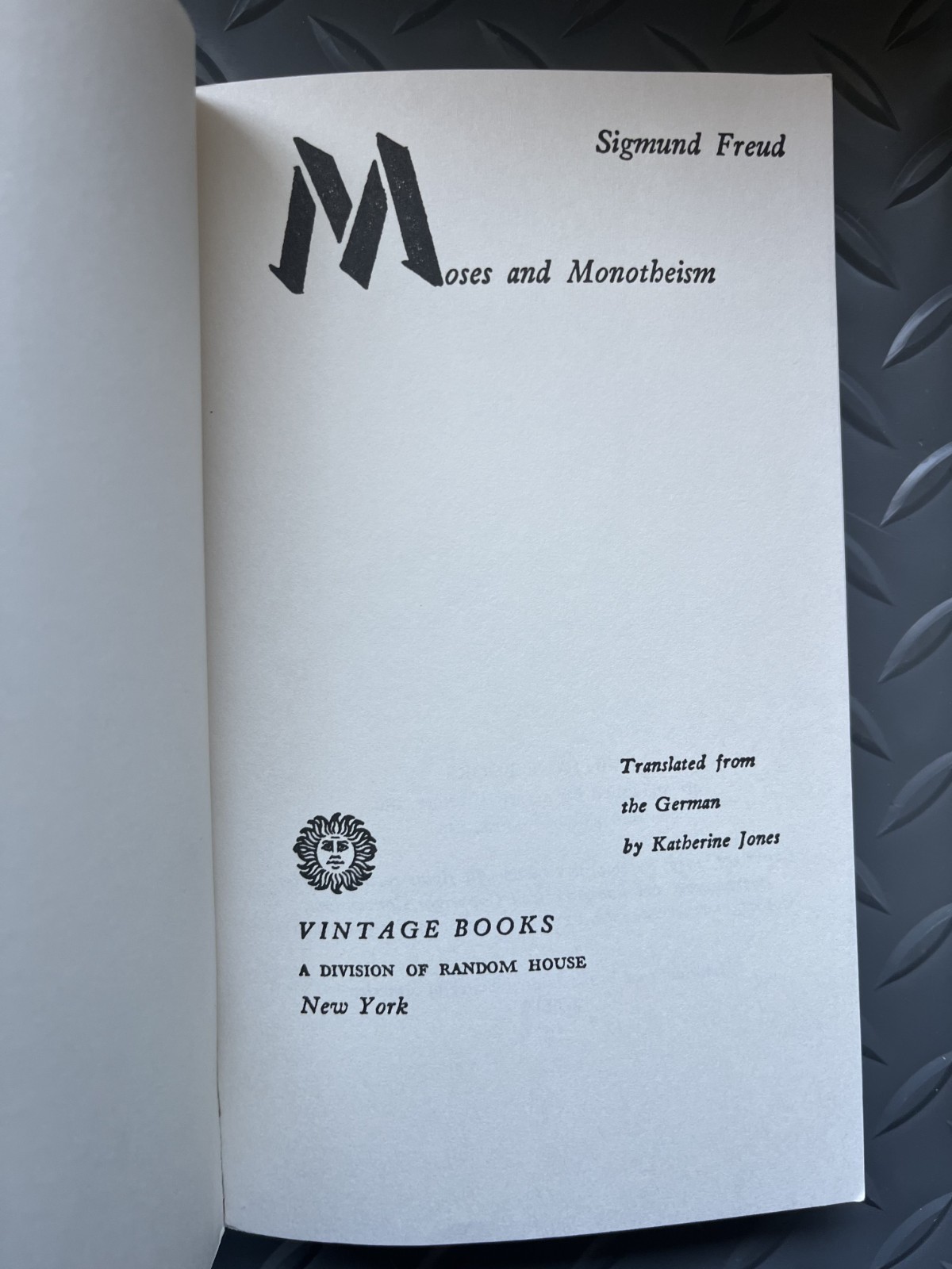 Freud 6 Book Vtg Lot – Psychoanalysis, Love, Pleasure, Illusion, Moses, Dreams