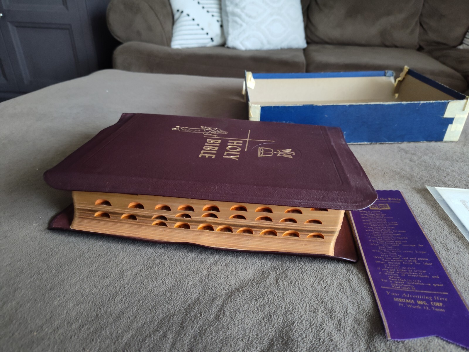Holy Bible Qui Sacrarum Scripturarum by The Catholic Press Inc. Chicago 1950 VTG
