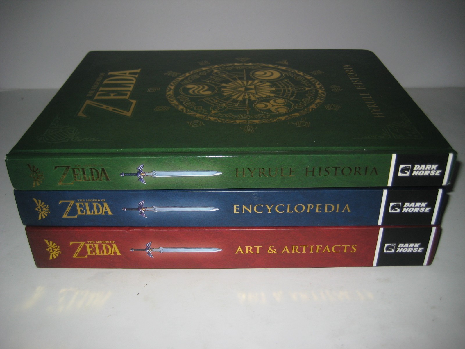 The Legend of Zelda Illustrated Hardcover 3-Book Set: Historia/Encyclopedia