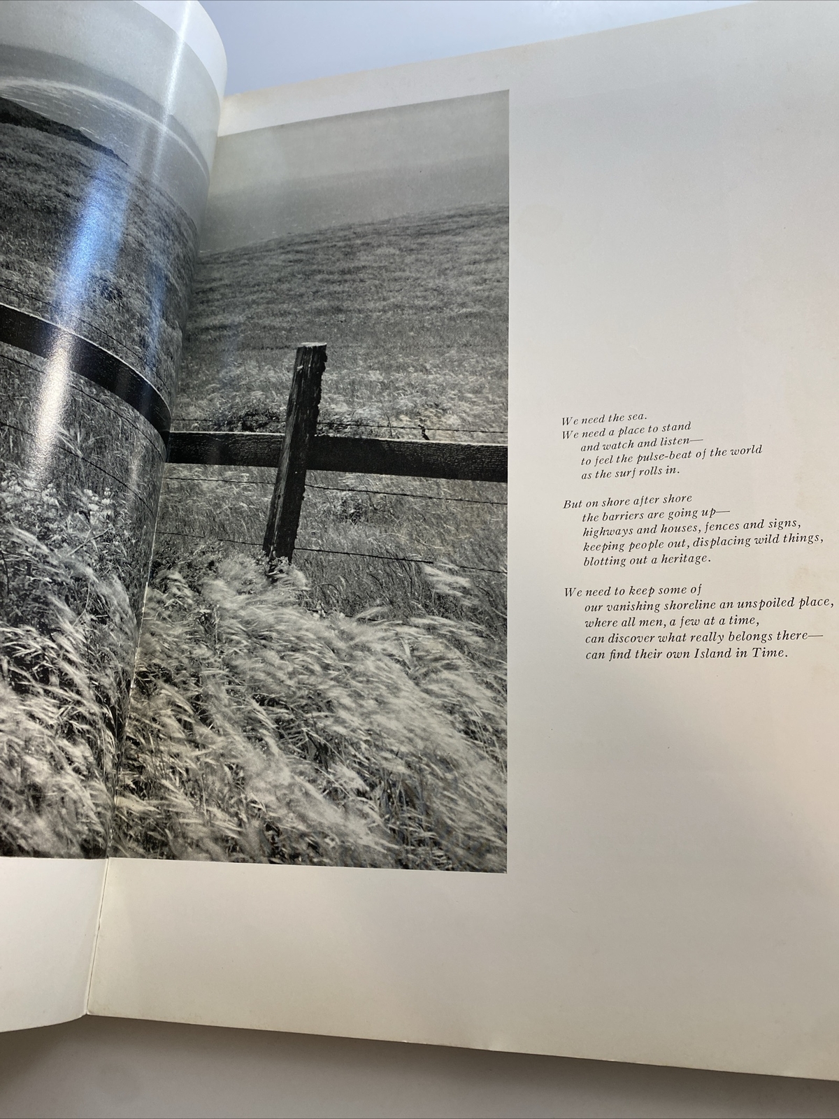Gilliam, Harold. Island in Time. The Point Reyes Peninsula Illustrated abr