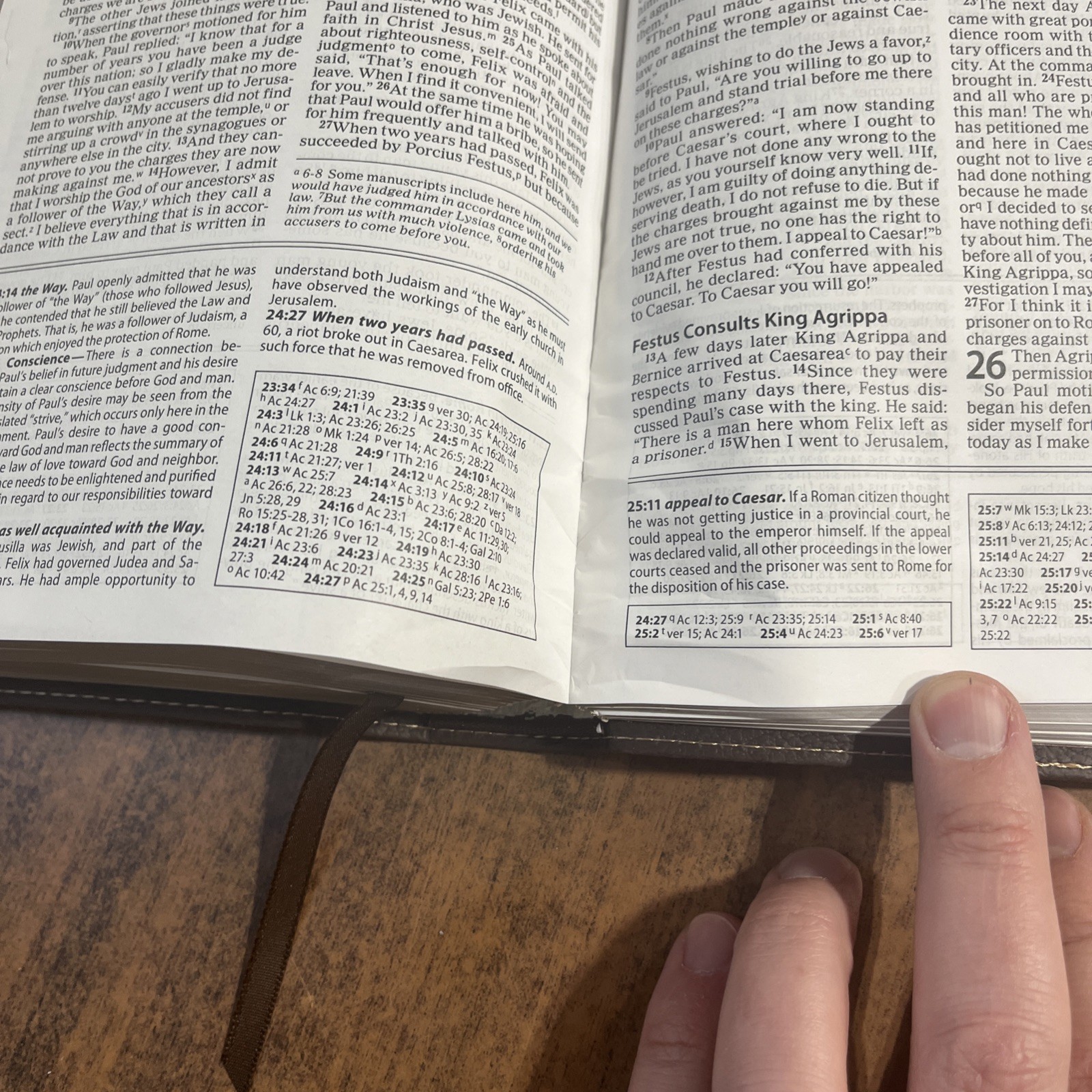 ** NIV Foundation Study Bible Thumb Indexed – Brown LeatherSoft