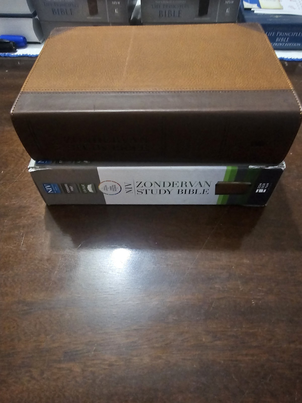 NIV 2011 Study Bible -Chocolate/Caramel – r$79.99- SALE!! SLIGHTLY IMPERFECT