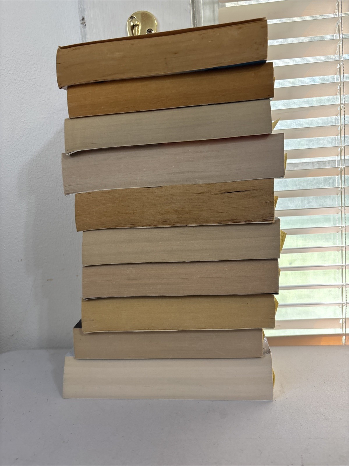 Lot of 10 – Mystery and Thrillers – Mixed Authors – FREE SHIPPING
